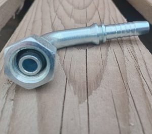Ніпель 12 DKOL1222 М22х1,5 з кутом 90°
